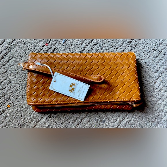 Clutch - Picture 1 of 2